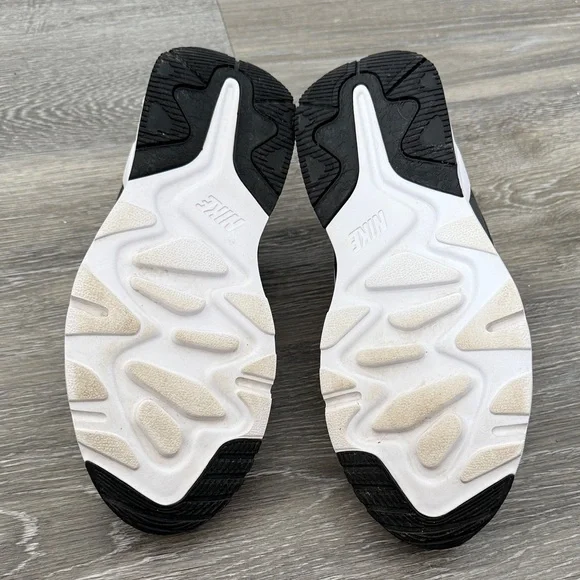 Nike Kids Black and White Sneakers - Picture 5 of 5